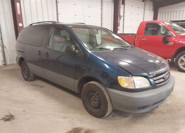 2002 TOYOTA Sienna