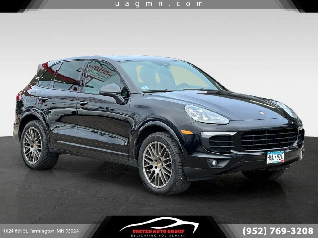 2017 PORSCHE Cayenne