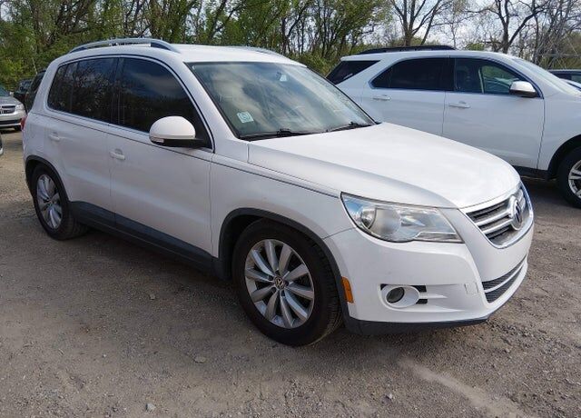2011 VOLKSWAGEN Tiguan