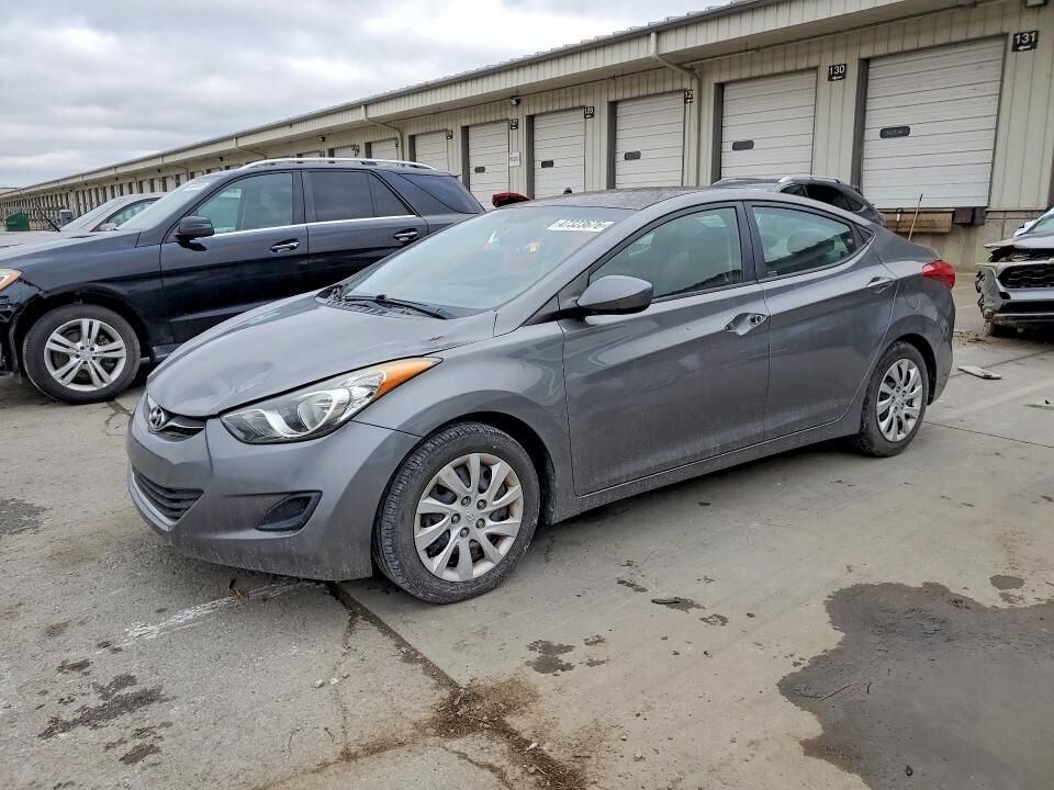 2013 HYUNDAI Elantra