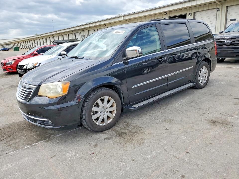 2011 CHRYSLER Town and Country