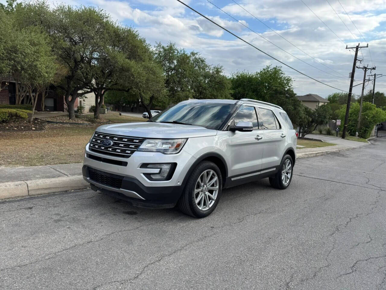 2016 FORD Explorer