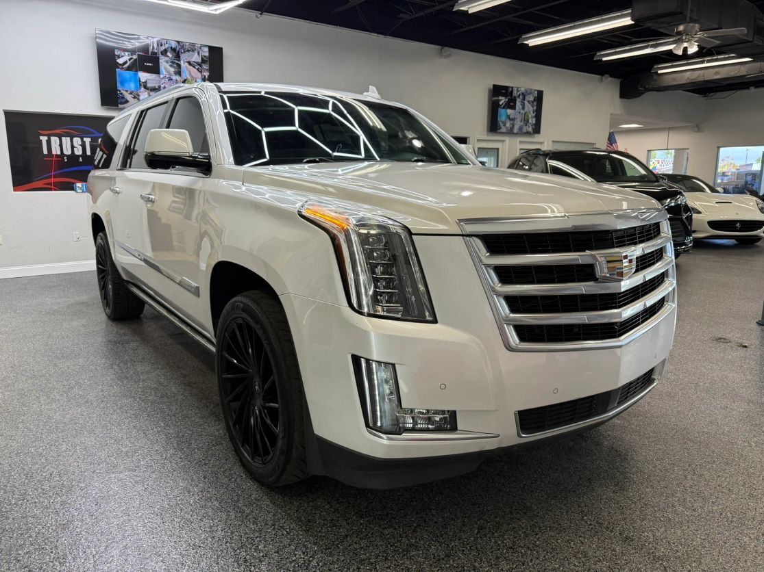 2016 CADILLAC Escalade