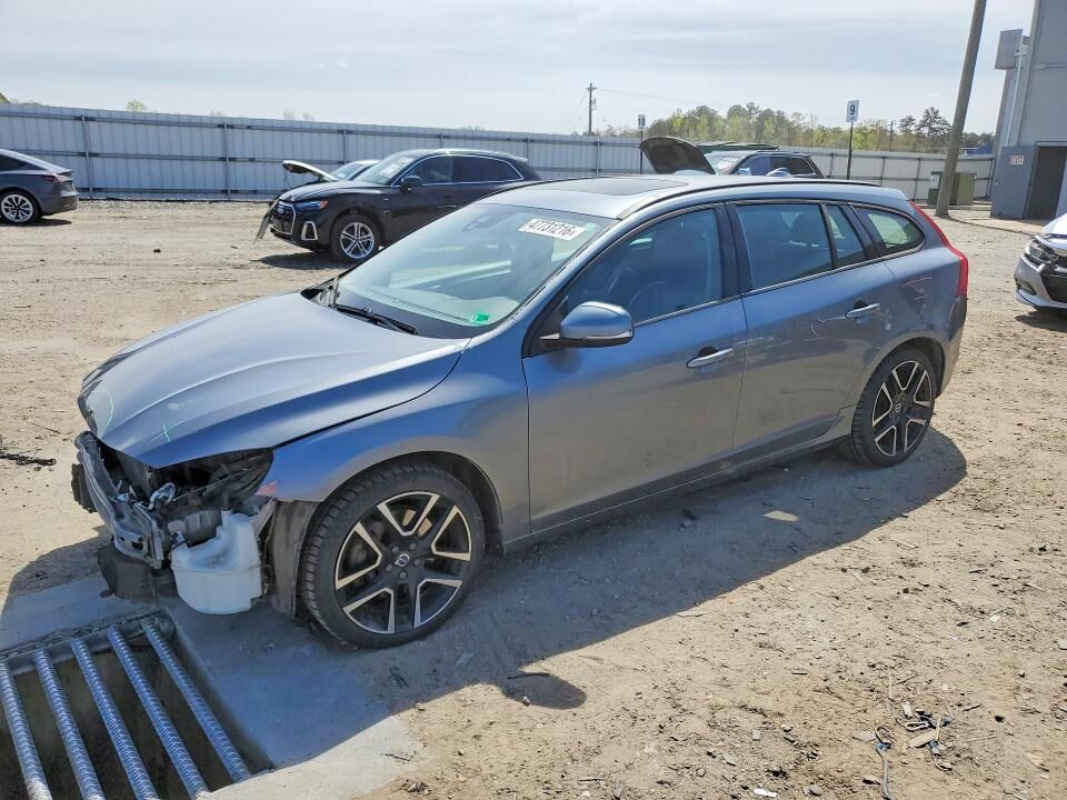 2018 VOLVO V60