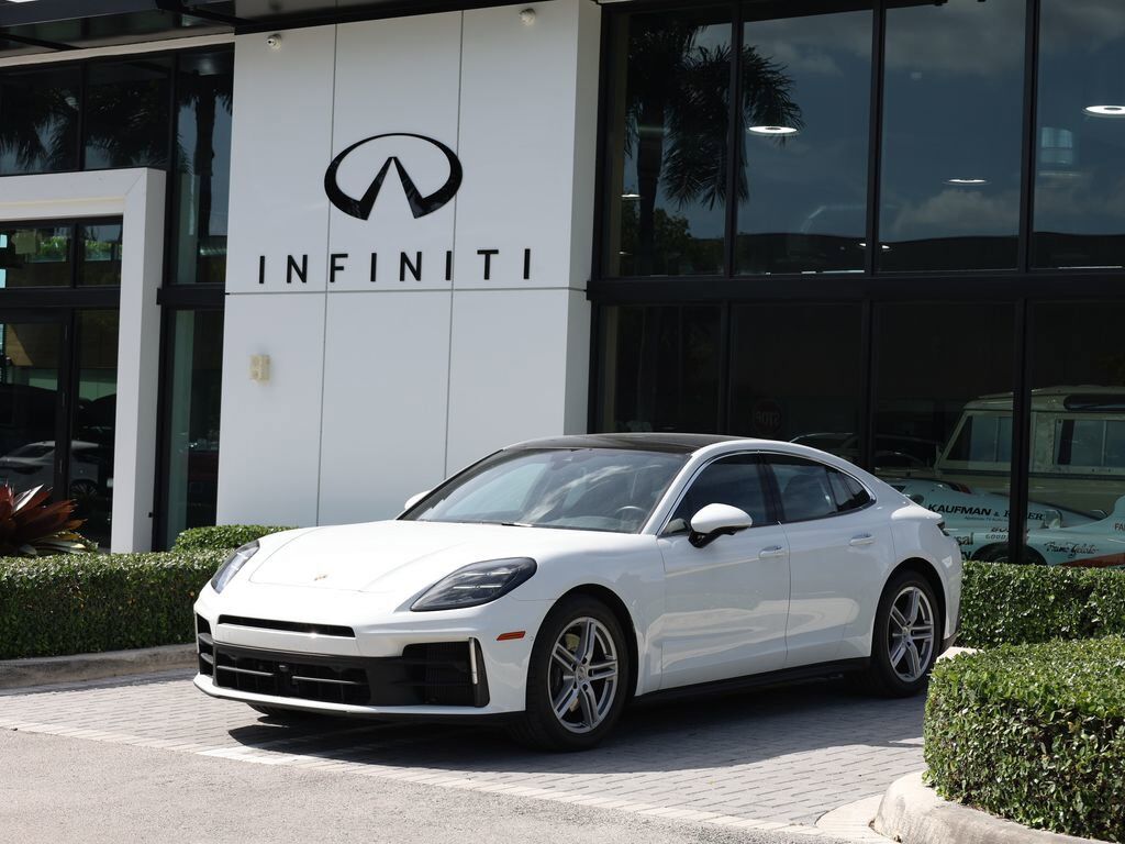 2025 PORSCHE Panamera