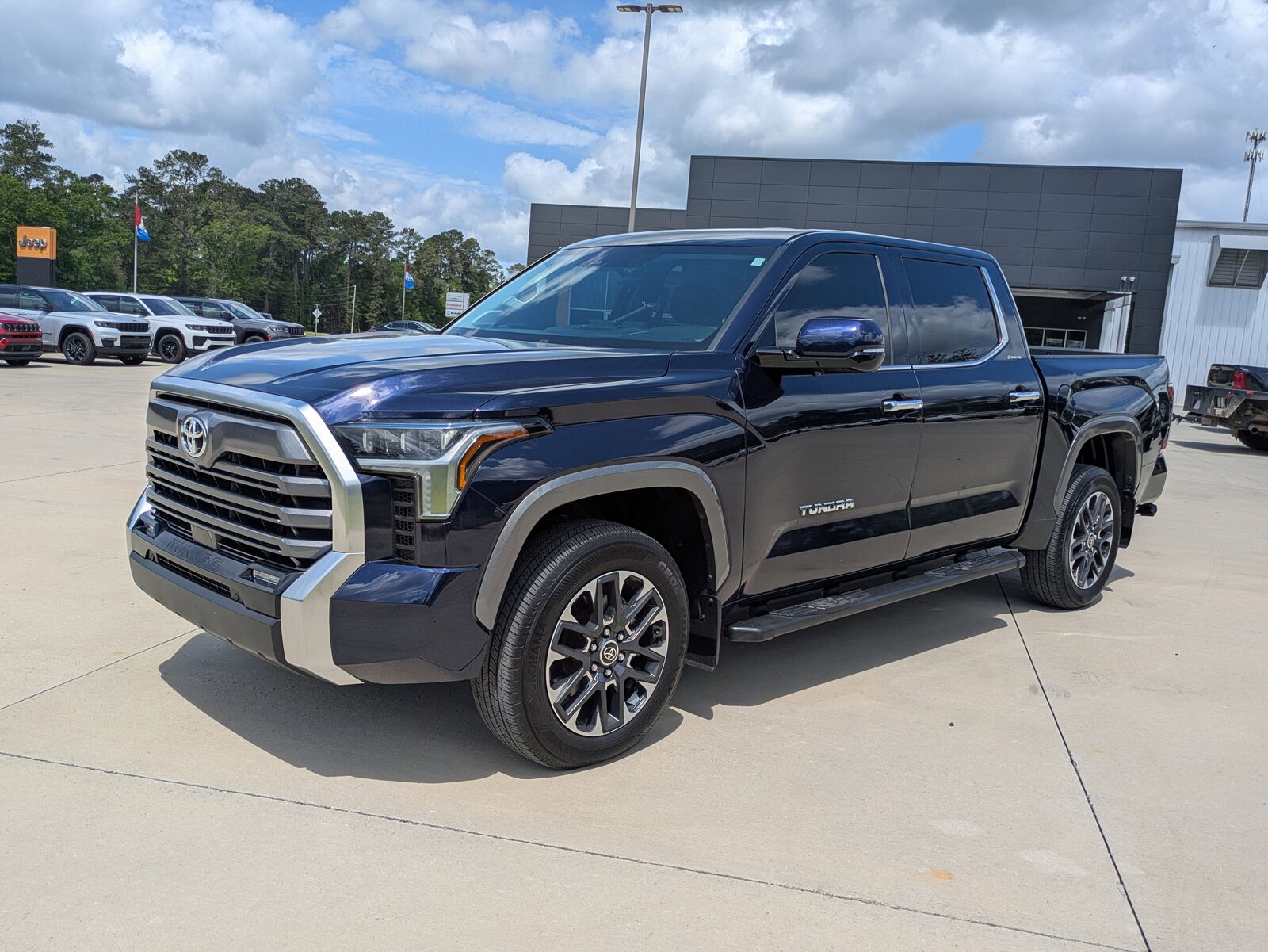 2024 TOYOTA Tundra