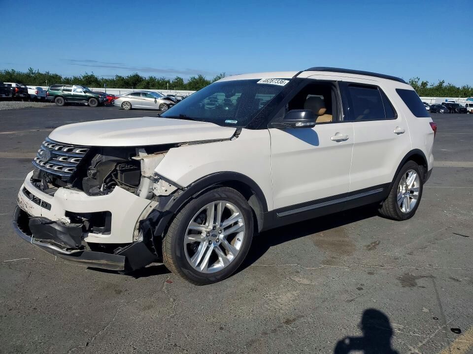2016 FORD Explorer