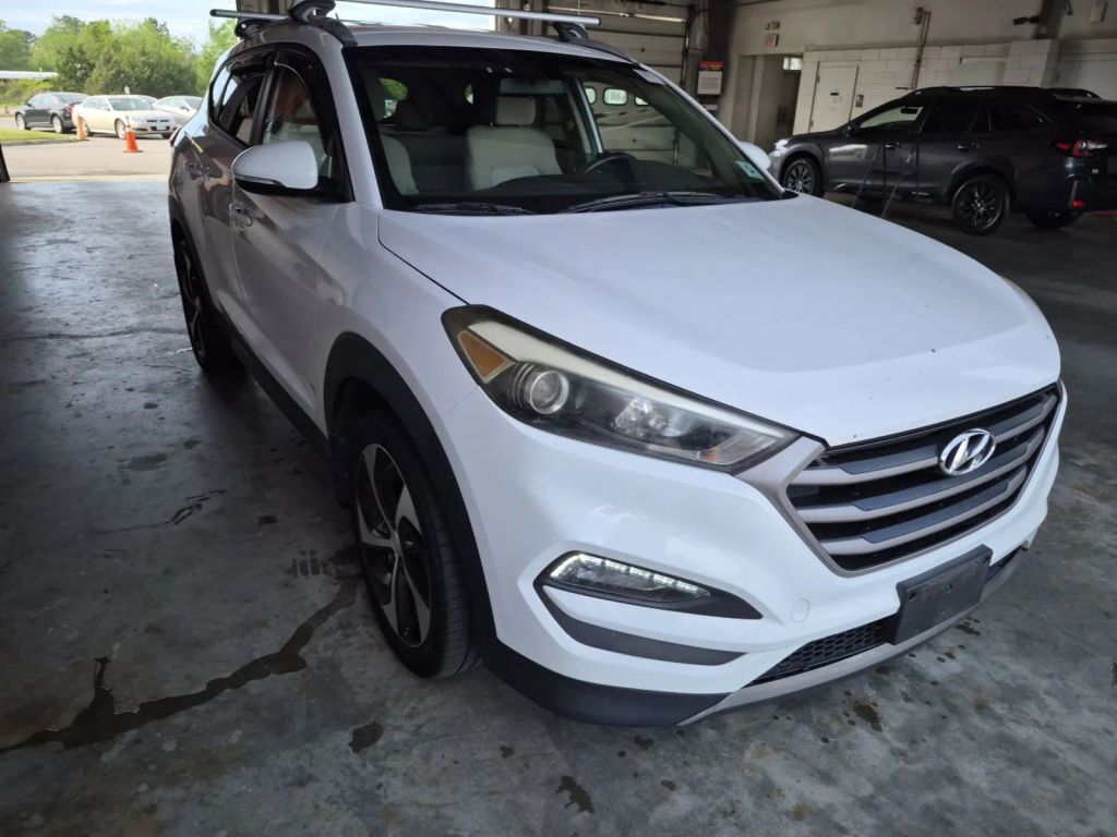 2016 HYUNDAI Tucson
