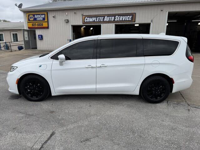 2022 CHRYSLER Pacifica