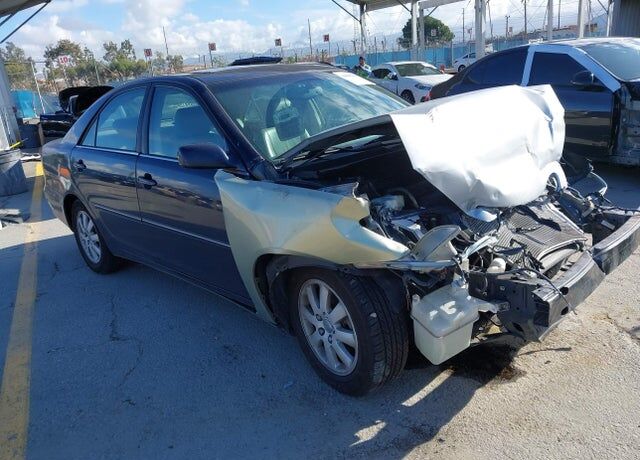 2004 TOYOTA Camry
