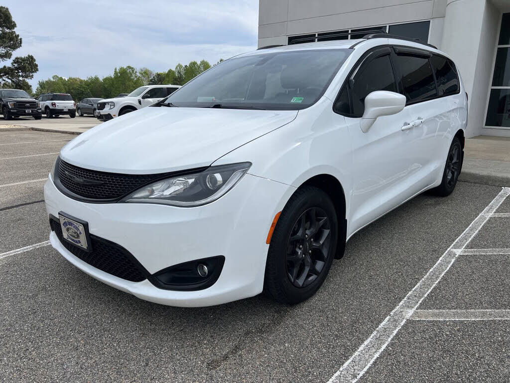 2019 CHRYSLER Pacifica