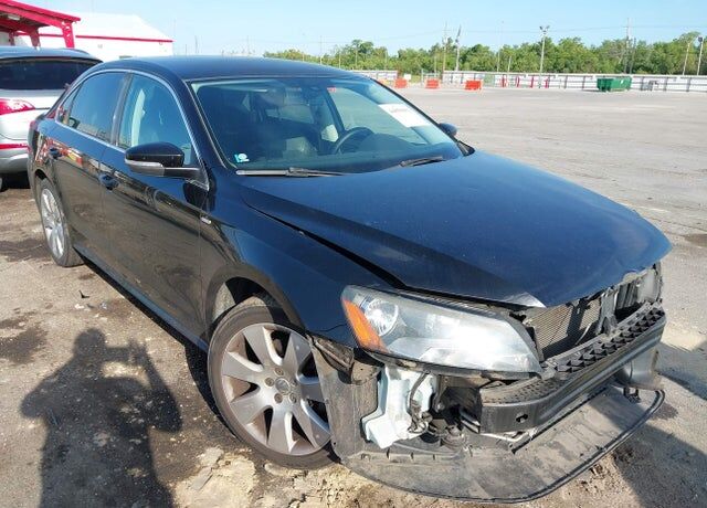 2014 VOLKSWAGEN Passat
