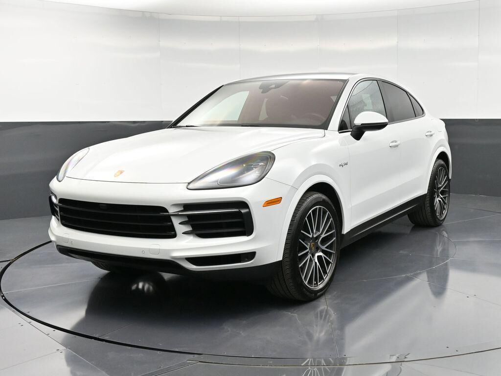 2022 PORSCHE Cayenne