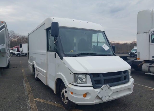 2013 ISUZU NPR/NPR-HD
