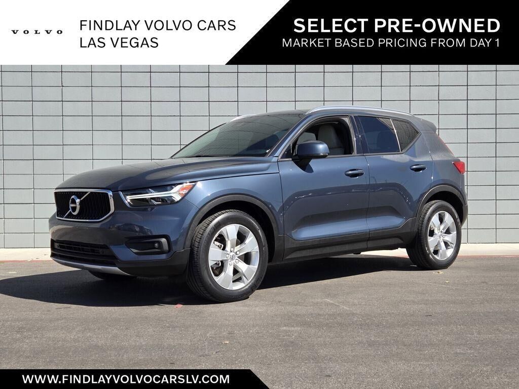 2021 VOLVO XC40