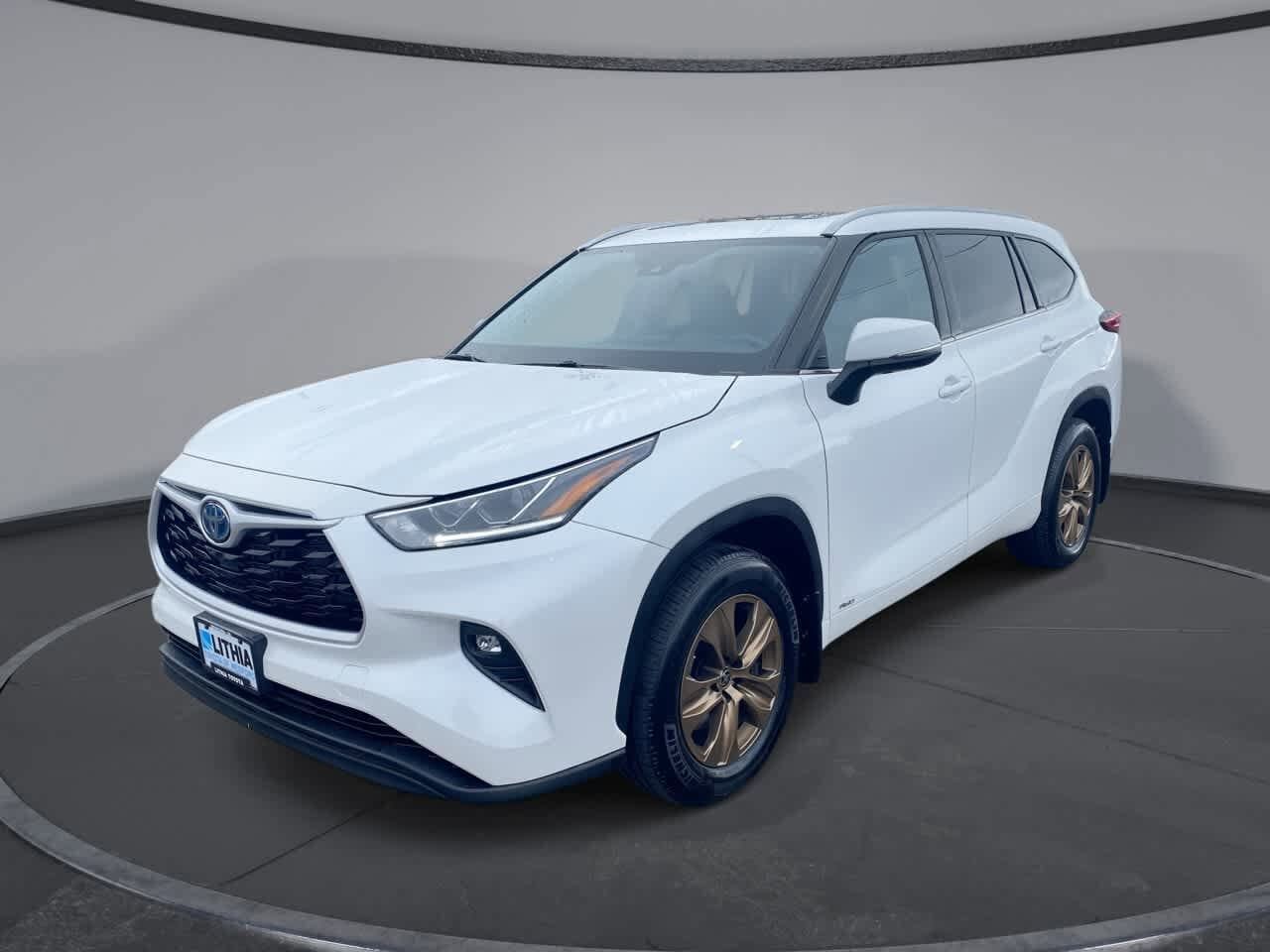 2022 TOYOTA Highlander