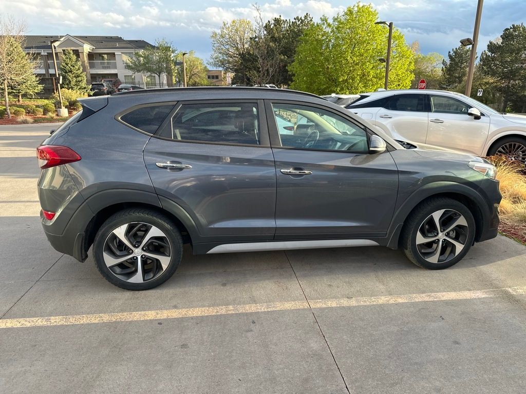 2017 HYUNDAI Tucson