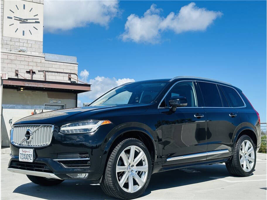 2017 VOLVO XC90