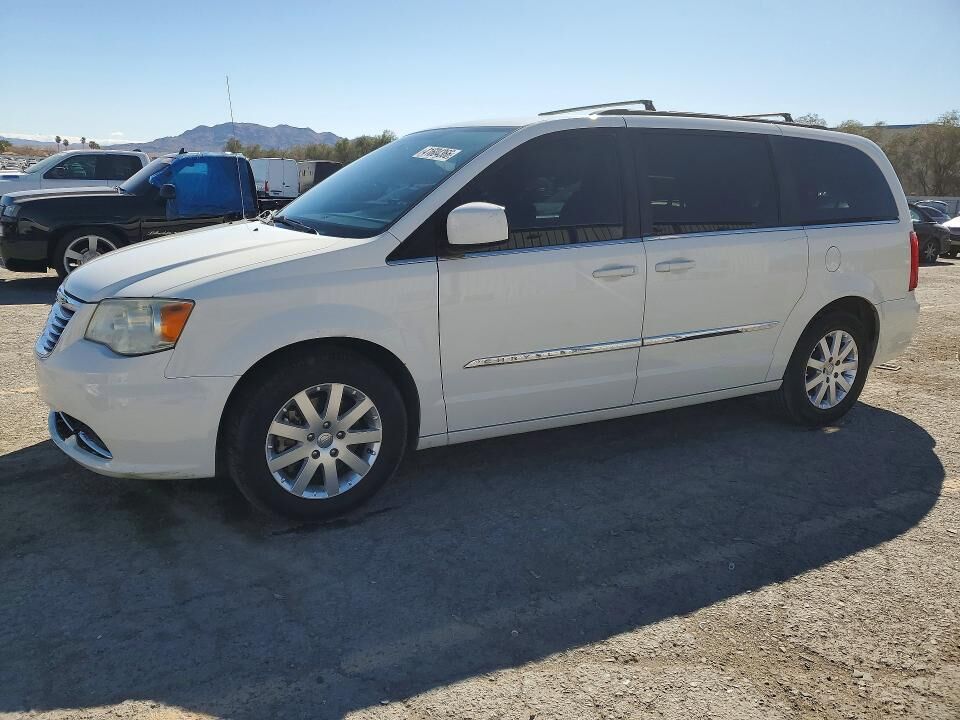 2013 CHRYSLER Town and Country