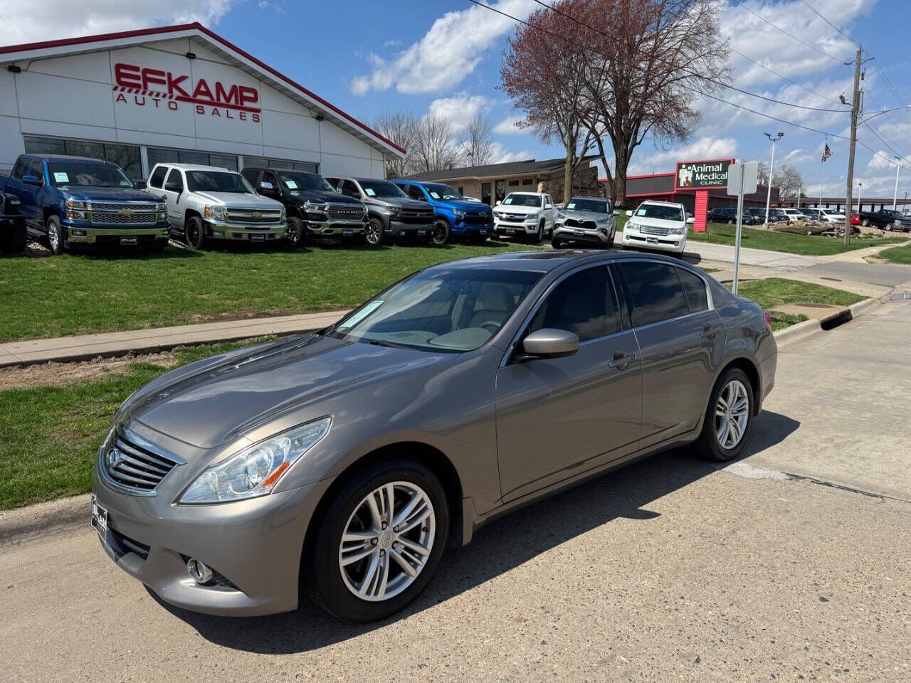 2012 INFINITI G37