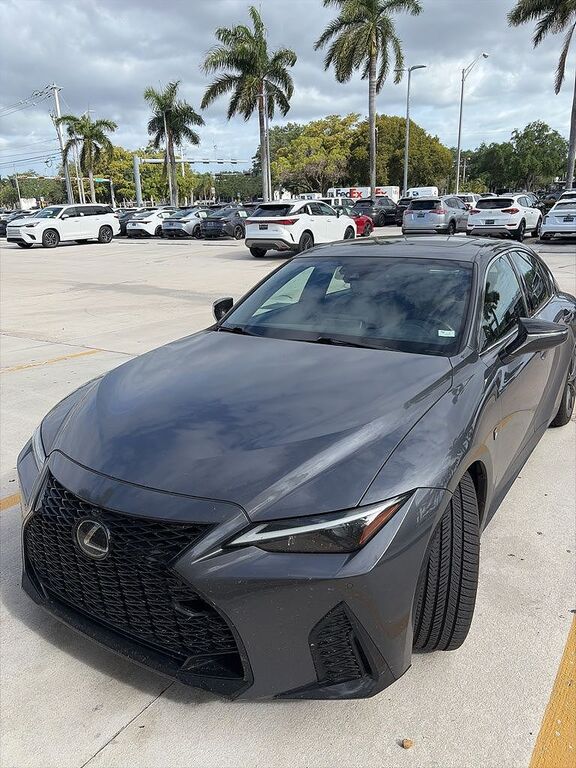 2022 LEXUS IS