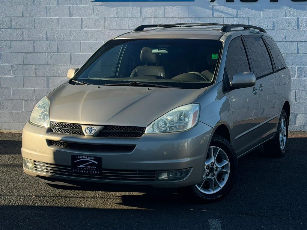 2004 TOYOTA Sienna