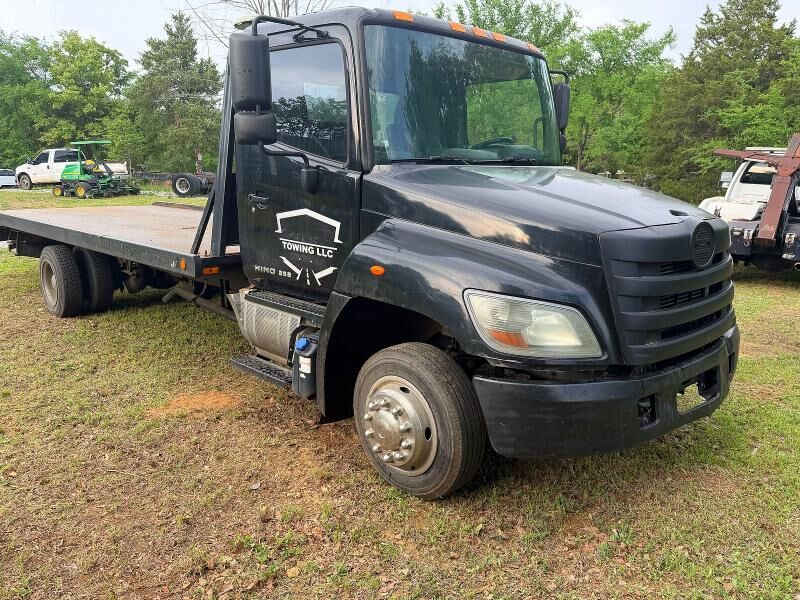 2014 HINO Incomplete Vehicle