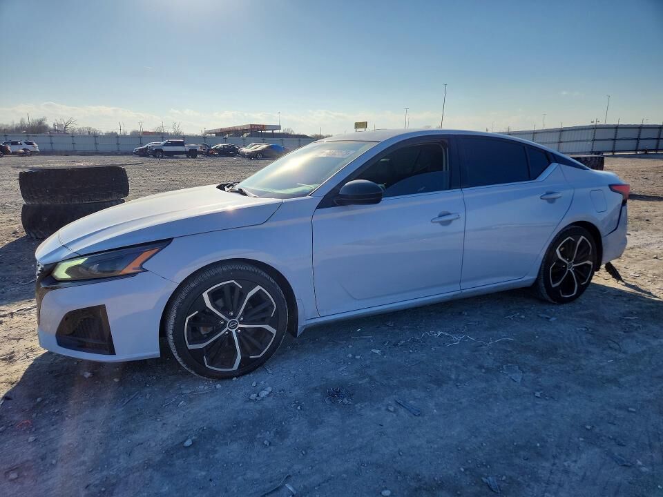2023 NISSAN Altima