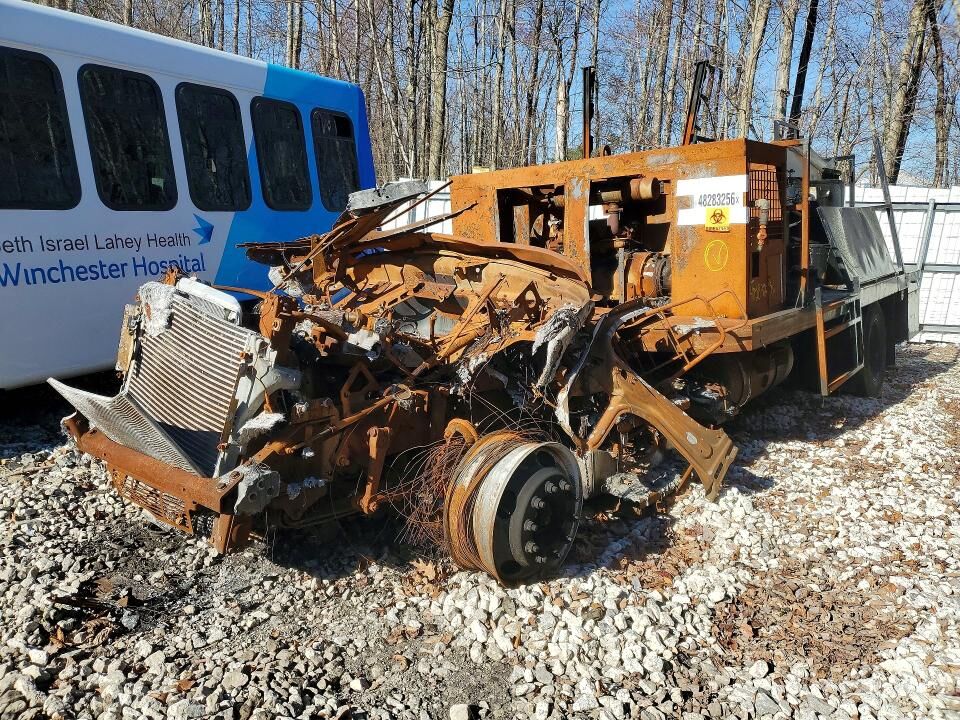 2013 FREIGHTLINER M2