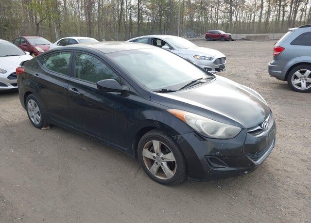 2011 HYUNDAI Elantra