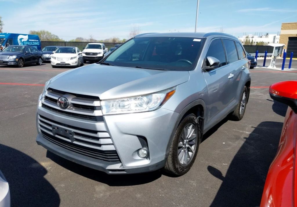 2019 TOYOTA Highlander