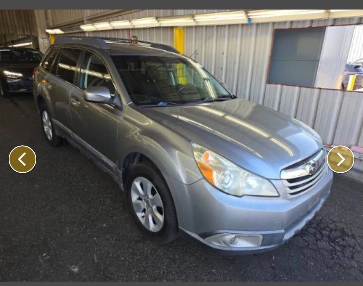 2011 SUBARU Outback