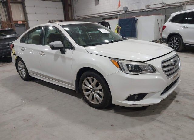2017 SUBARU Legacy