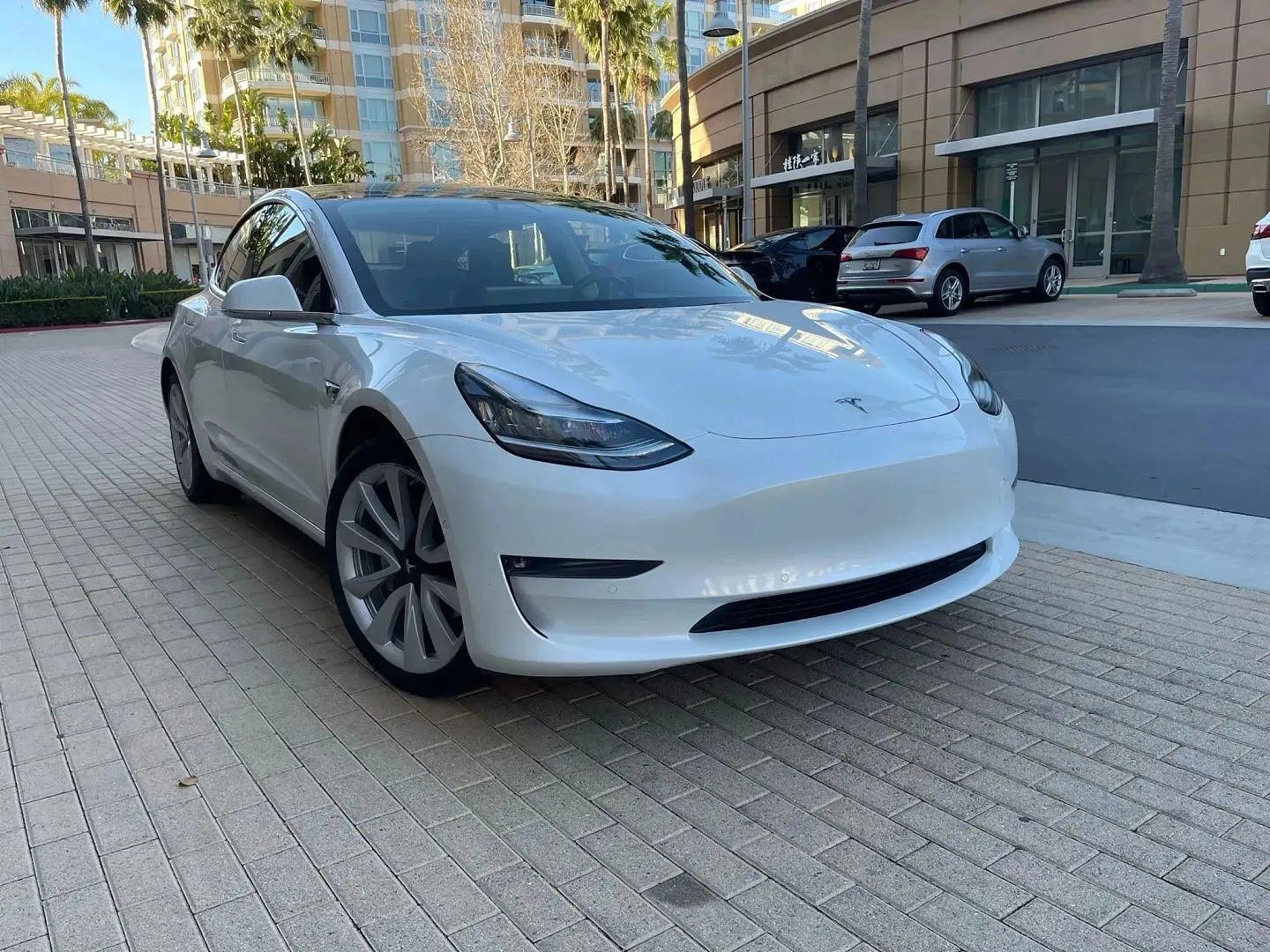 2020 TESLA Model 3