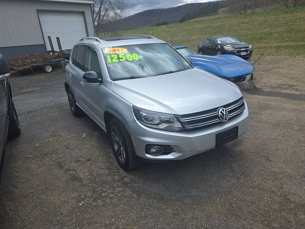 2017 VOLKSWAGEN Tiguan
