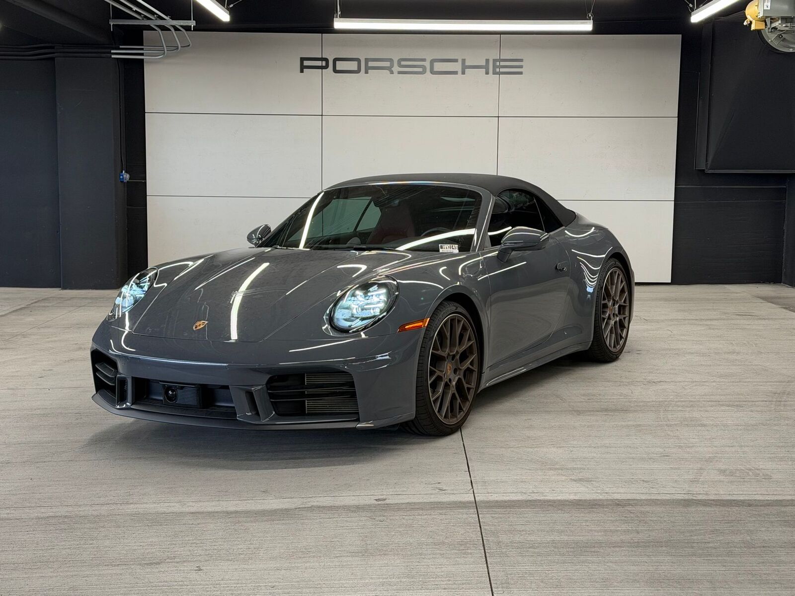 2025 PORSCHE 911