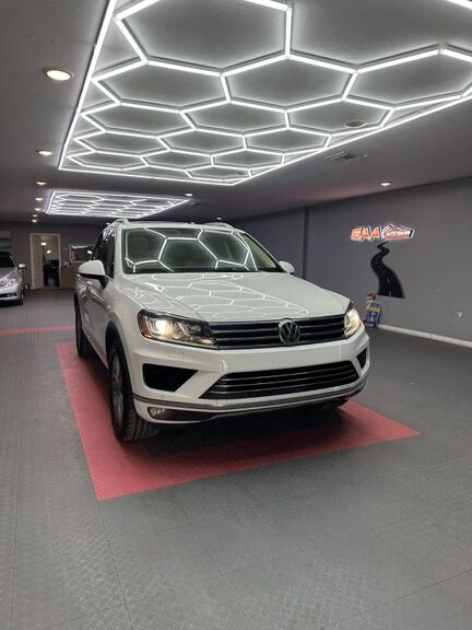 2015 VOLKSWAGEN Touareg