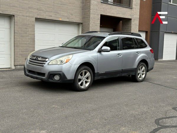 2013 SUBARU Outback