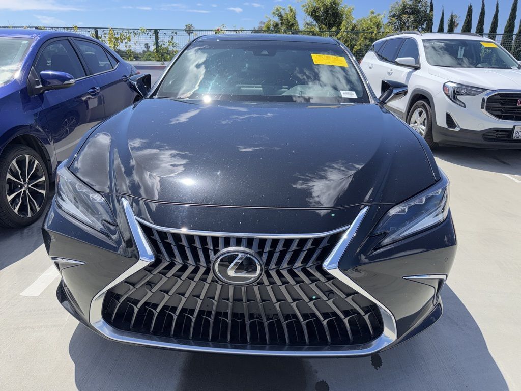 2024 LEXUS ES