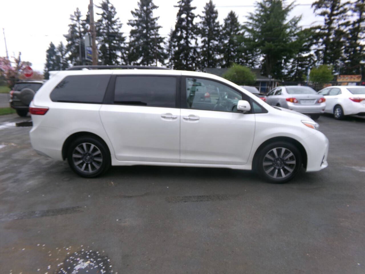2018 TOYOTA Sienna