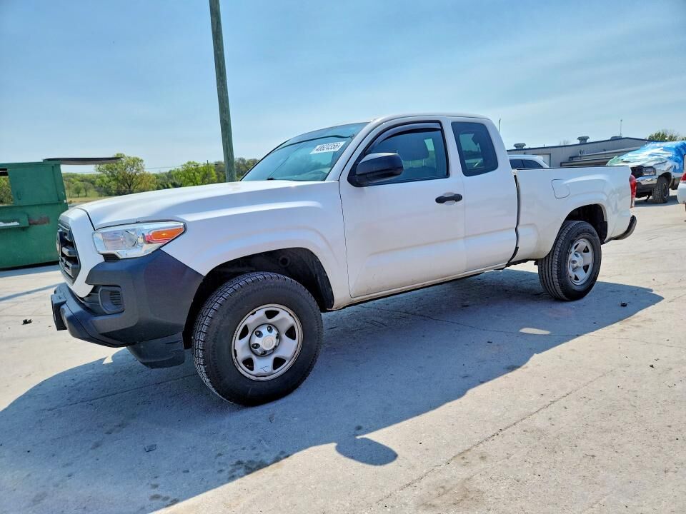 2018 TOYOTA Tacoma