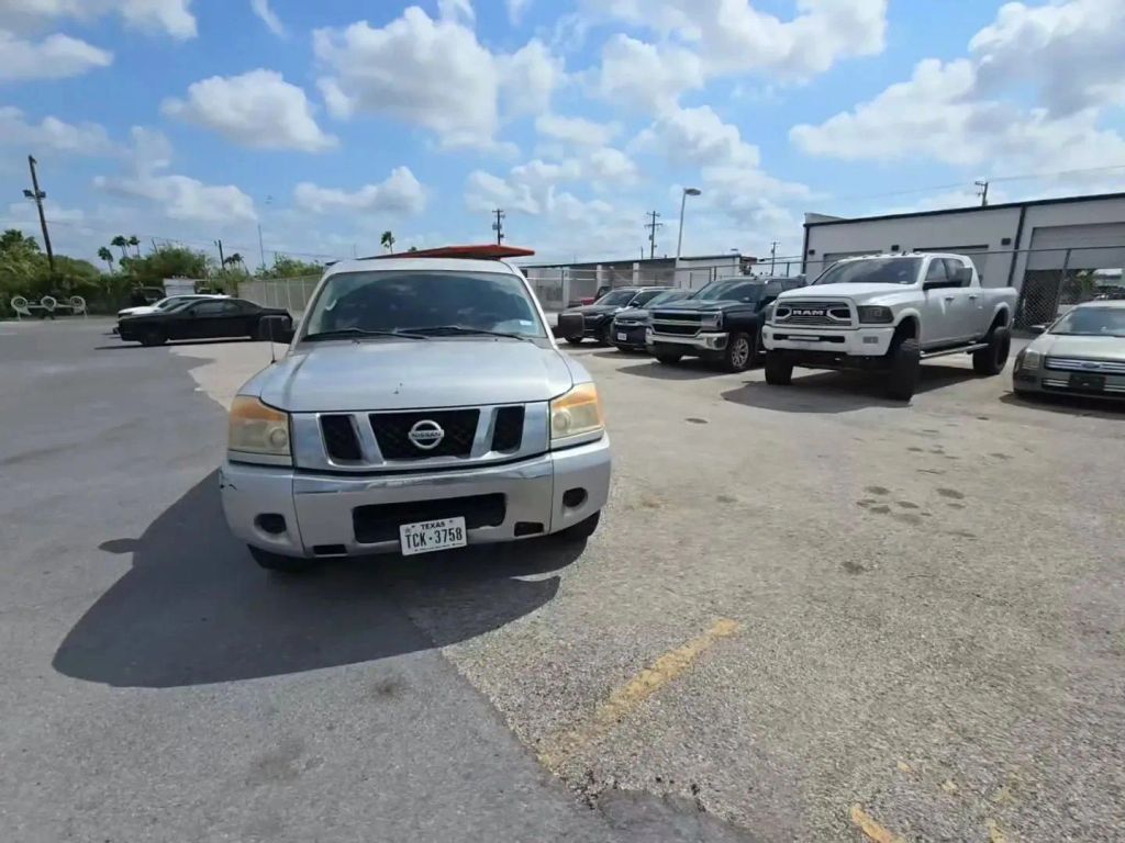 2011 NISSAN Titan