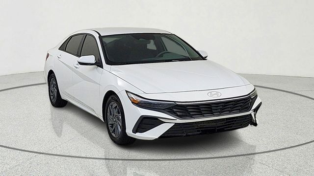 2024 HYUNDAI Elantra