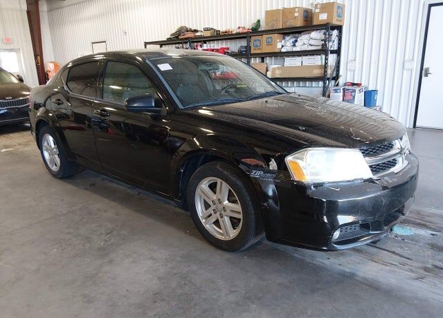 2013 DODGE Avenger