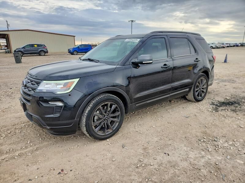 2018 FORD Explorer