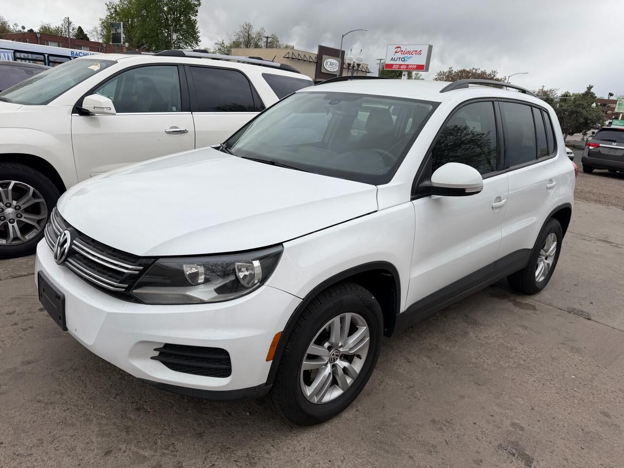 2017 VOLKSWAGEN Tiguan