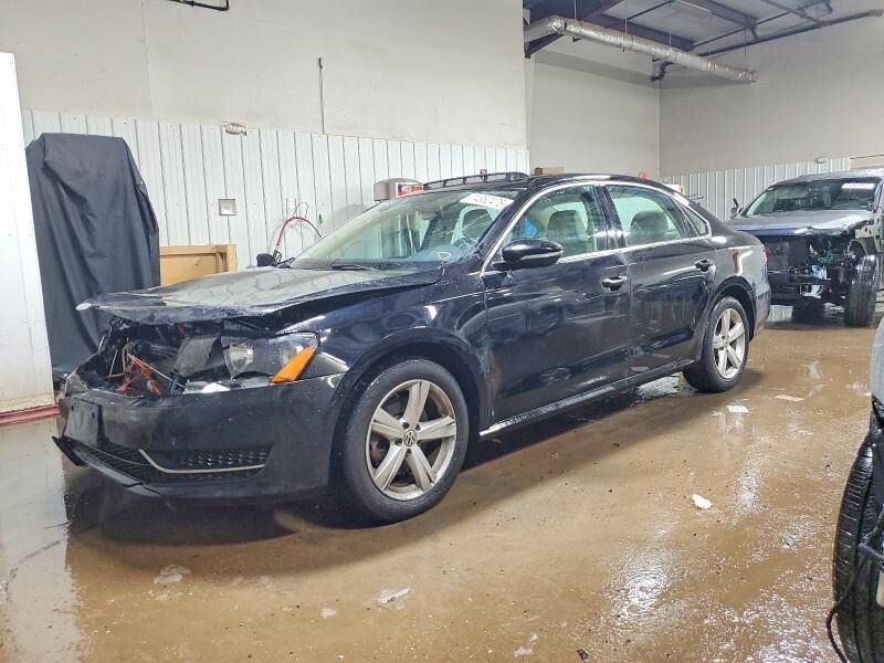 2012 VOLKSWAGEN Passat