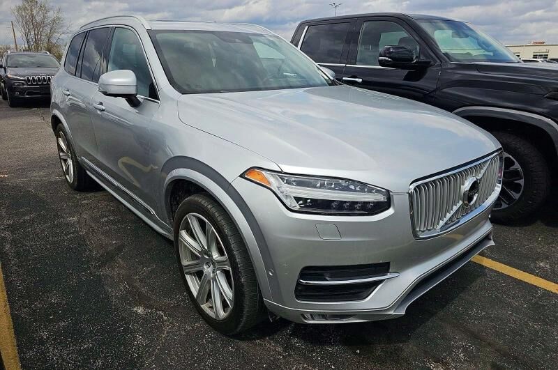 2019 VOLVO XC90