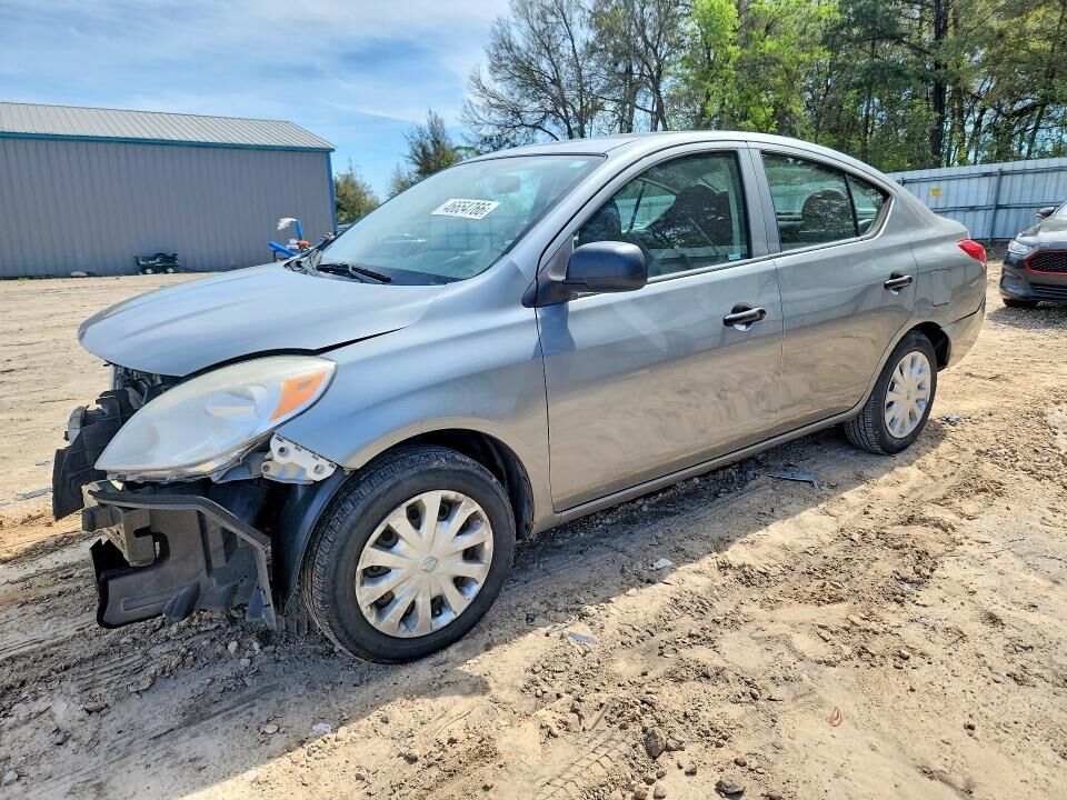 2013 NISSAN Versa