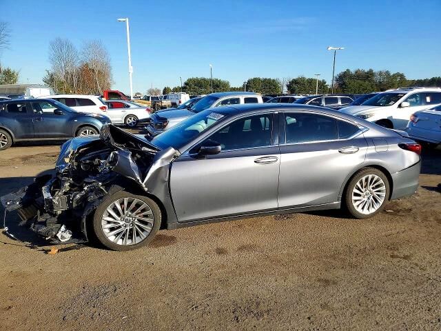 2019 LEXUS ES